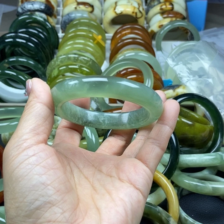 蛇纹石玉未镶嵌手镯A*凯