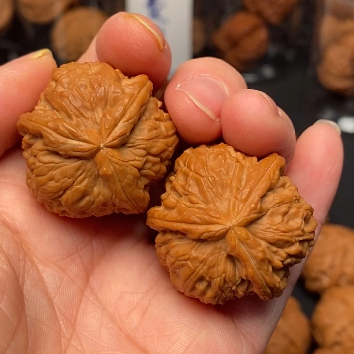 文玩核桃吊坠g*白奔