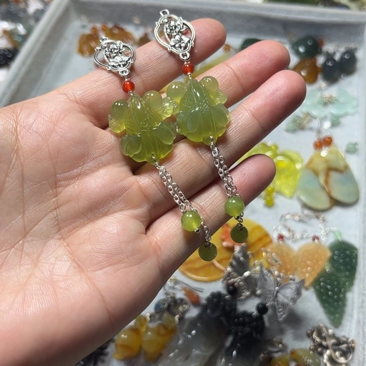 蛇纹石玉合金吊坠