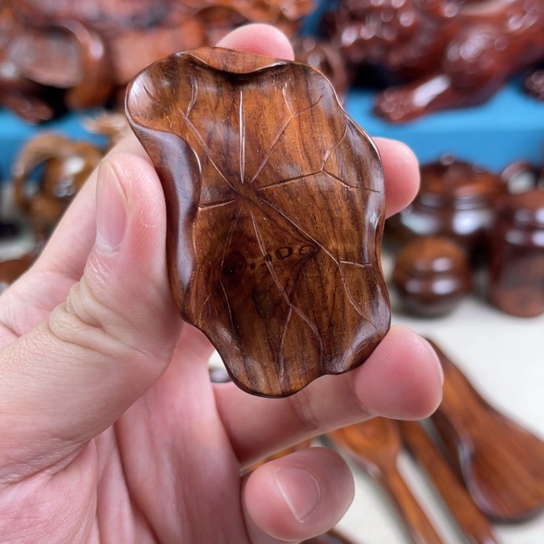 黄花梨/降香黄檀把件荷叶