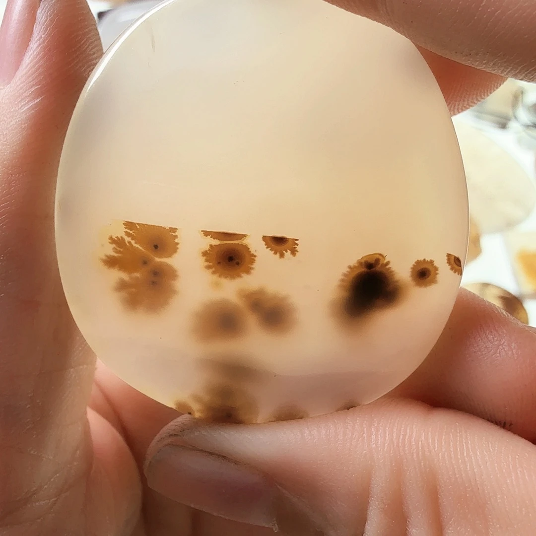 玛瑙/玉髓未镶嵌珠宝半成品