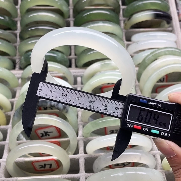 未镶嵌蛇纹石玉手镯238