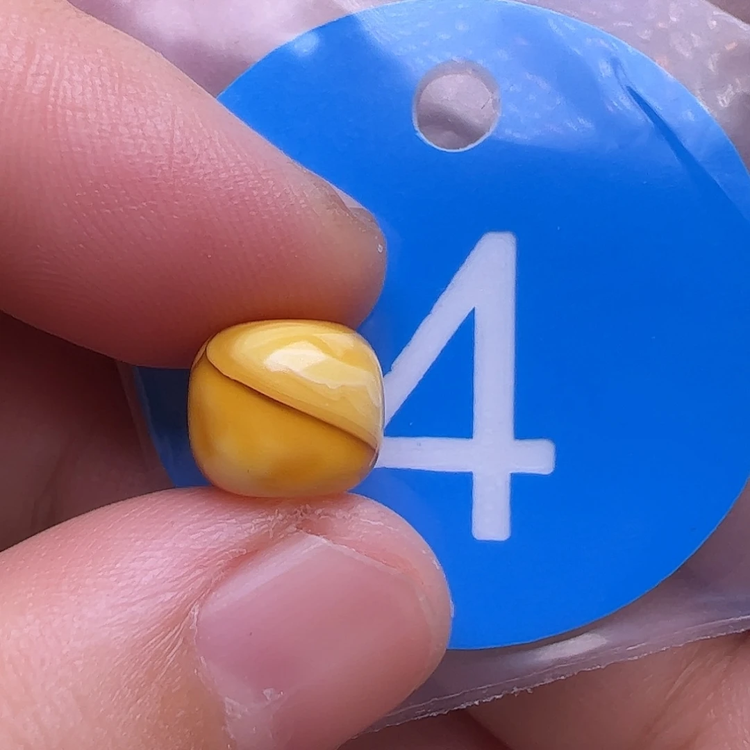 未镶嵌蜜蜡裸石9m m