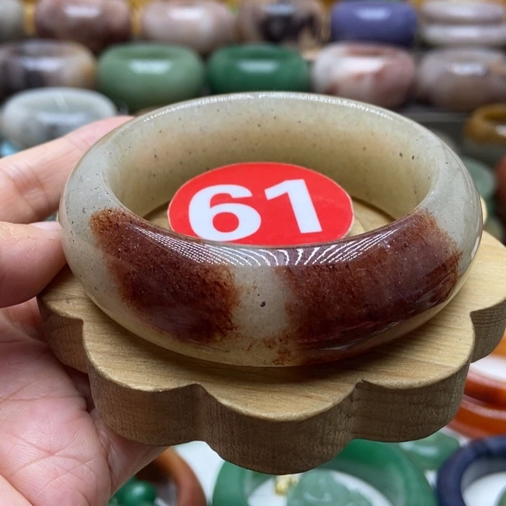 未镶嵌手镯石英质玉