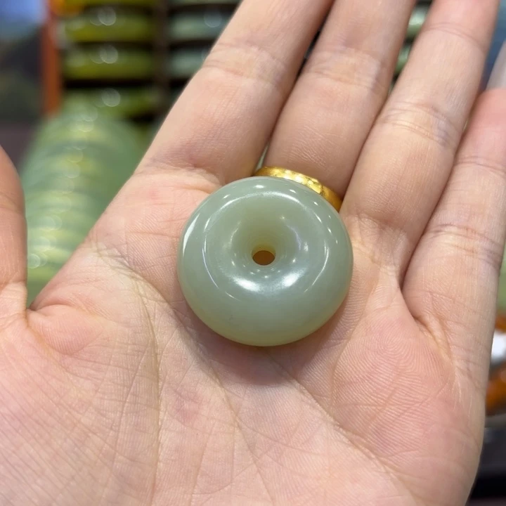 高***兴岫玉未镶嵌手镯天然