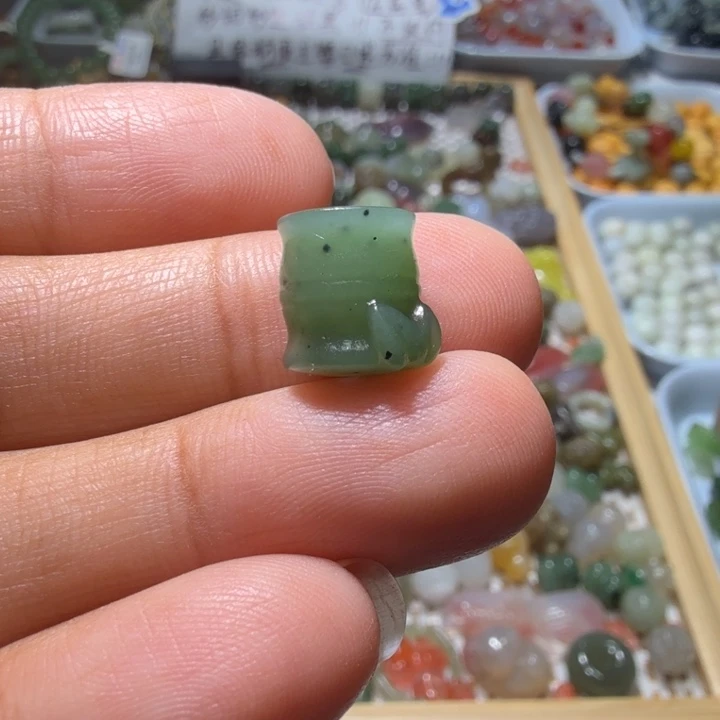 和田玉未镶嵌珠宝半成品