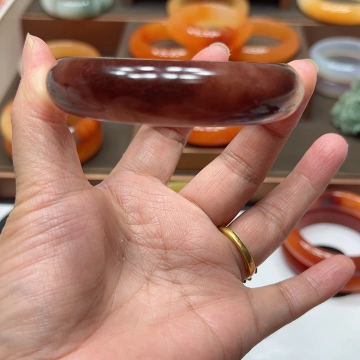 石英质玉（黄龙玉）未镶嵌手镯H***e