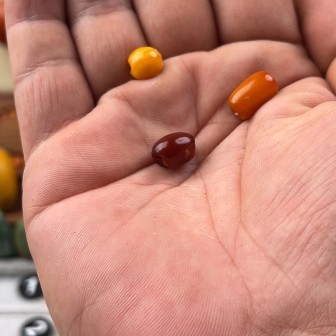 怒***橙蜜蜡未镶嵌颈饰老蜜蜡