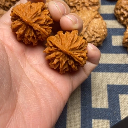 吊坠文玩核桃野生手捻