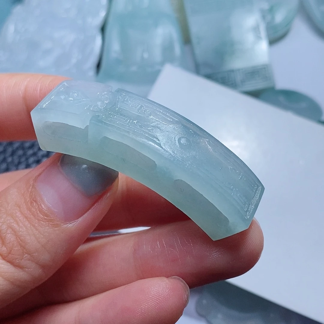 定制翡翠未镶嵌毛货付款后确认抛光