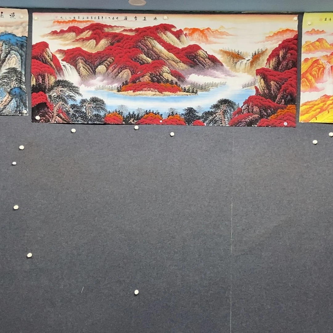 峰***0国画小八尺山水一幅