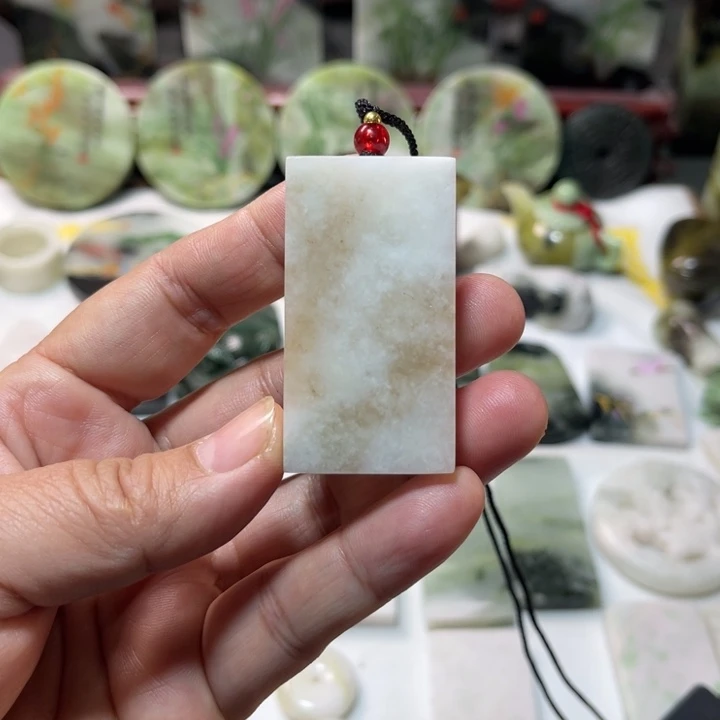 独山玉未镶嵌颈饰