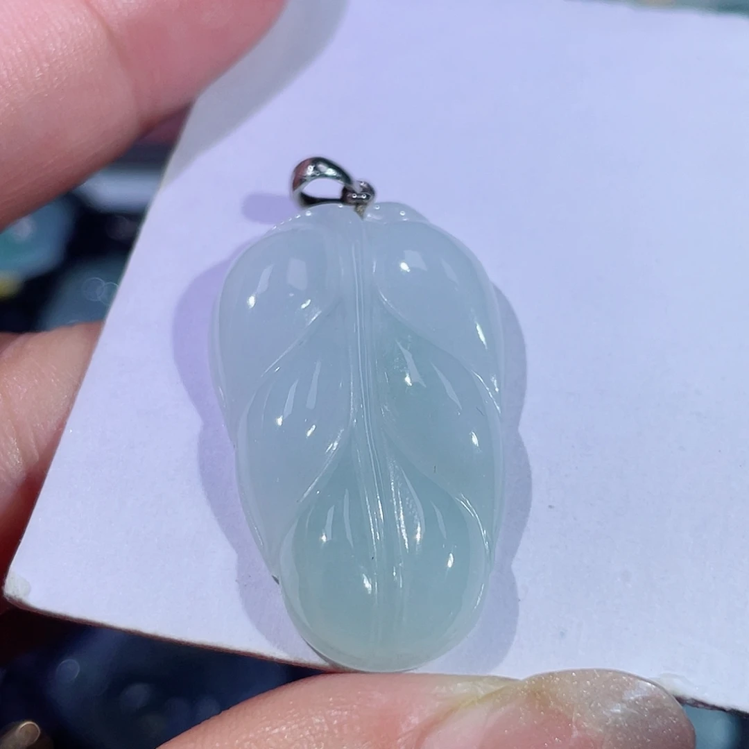 翡翠未镶嵌颈饰叶子
