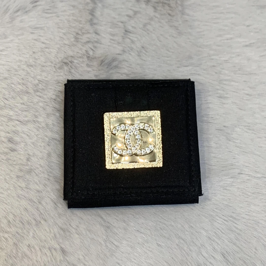 99新 Chanel/香奈儿 壹臻/23P方块双C水钻胸针/49840917