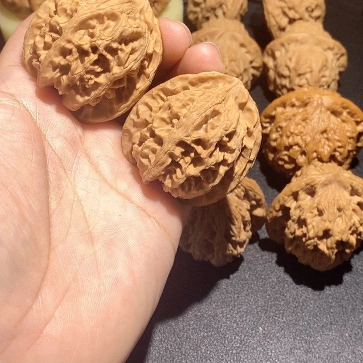 文玩核桃吊坠苹果