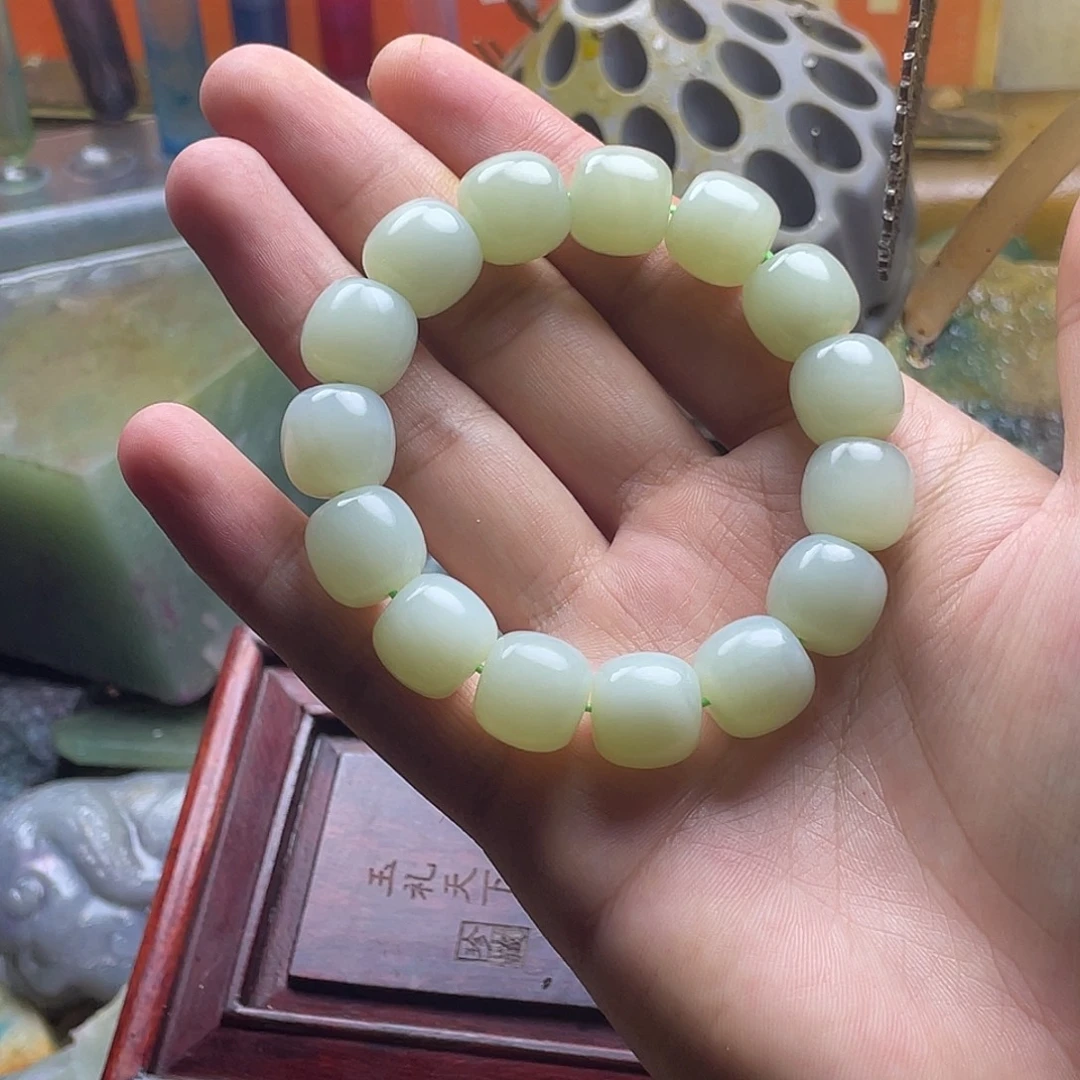 仁***者和田玉未镶嵌颈饰