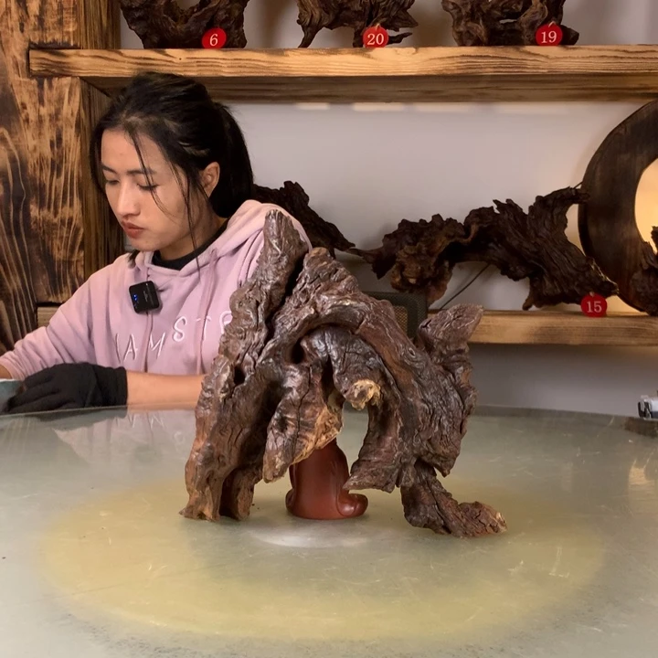 刘***1天然的云南紫柚木会黄水