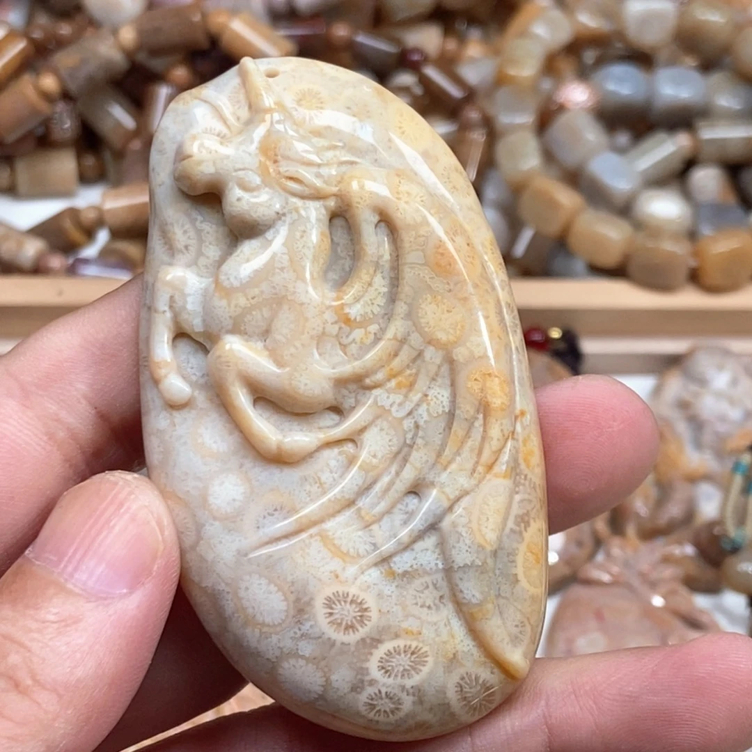 硅化珊瑚（珊瑚玉）未镶嵌颈饰