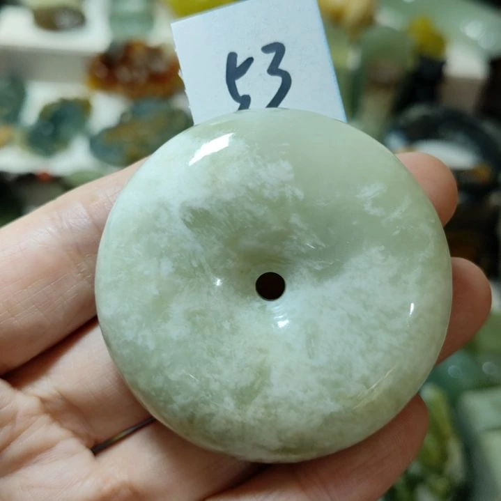 岫玉未镶嵌平安扣