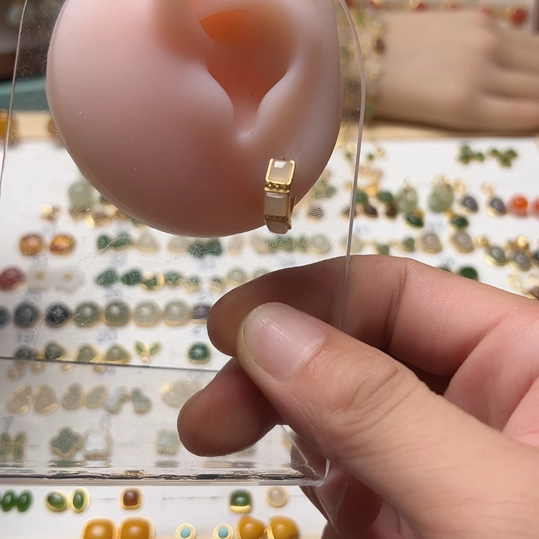 和田玉银S925镶嵌耳饰