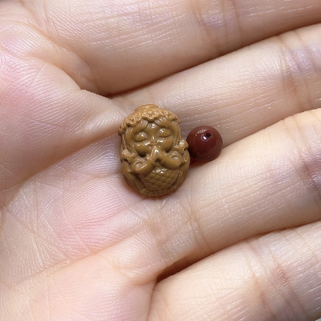 南红玛瑙配饰未镶嵌