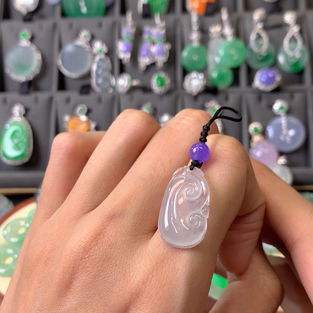 翡翠颈饰未镶嵌裸石