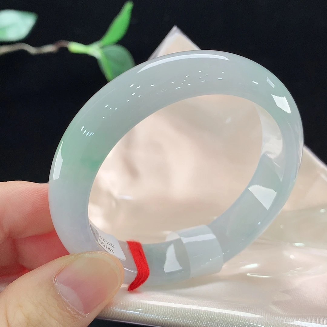 翡翠未镶嵌手镯0241