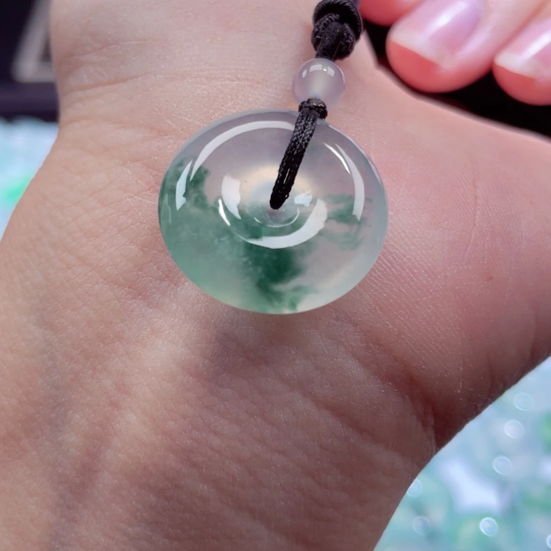 颈饰未镶嵌翡翠平安扣