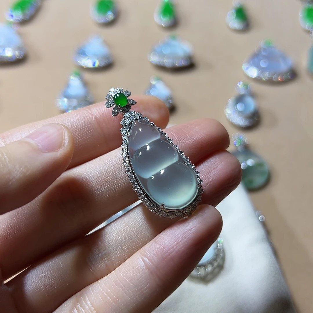 未镶嵌定制翡翠挂件