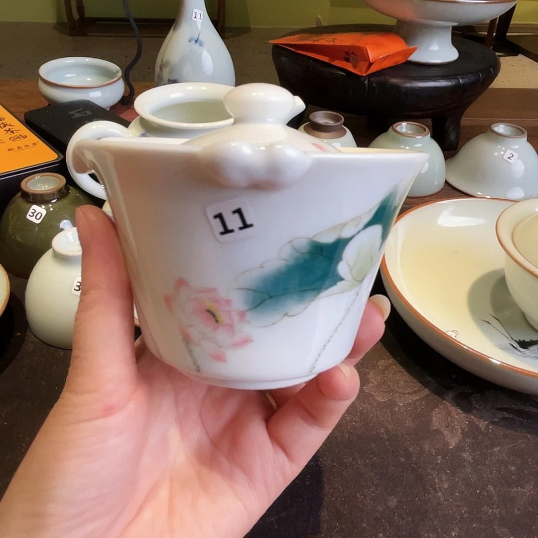 陶开播宠粉浮力粉彩盖碗