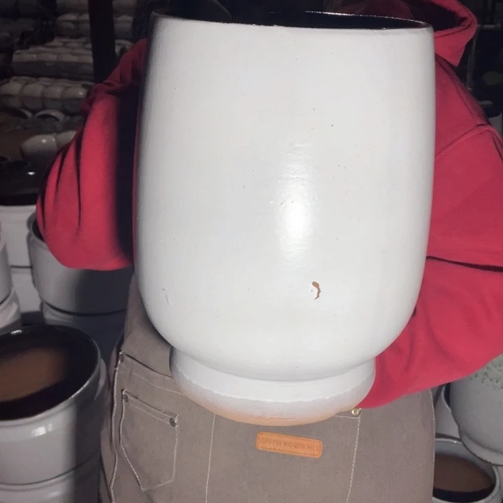 紫砂花盆口20高31瑕疵瑕疵