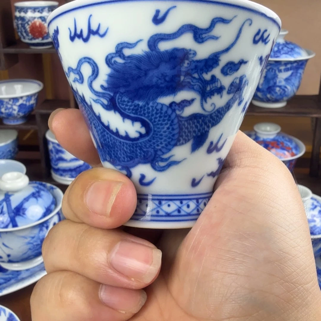 四爷时期青花龙茶杯