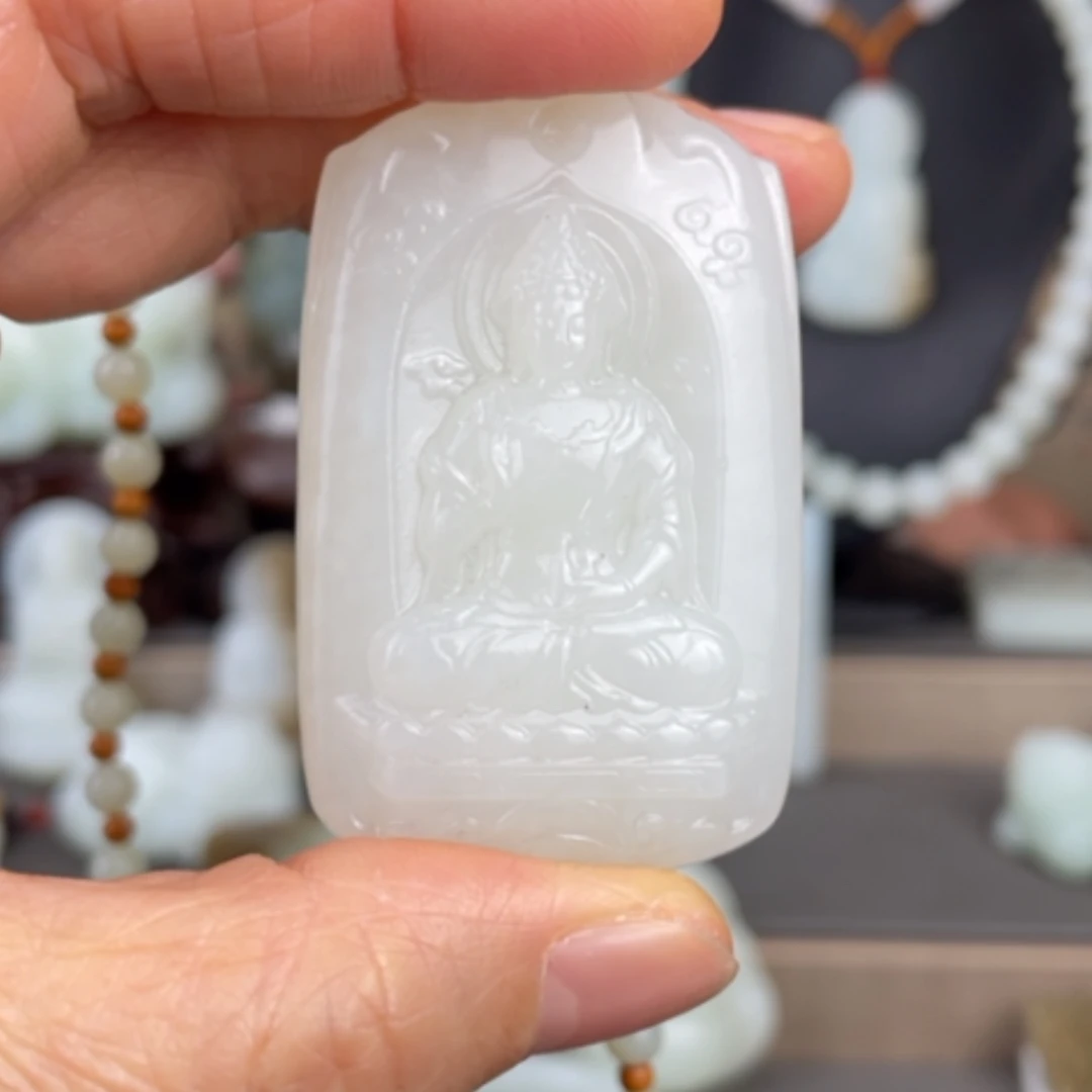 【闪购商品】颈饰未镶嵌和田玉