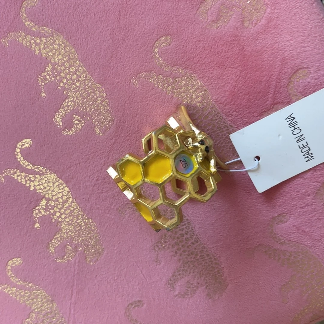 荣****安提克斯拍了说已拍