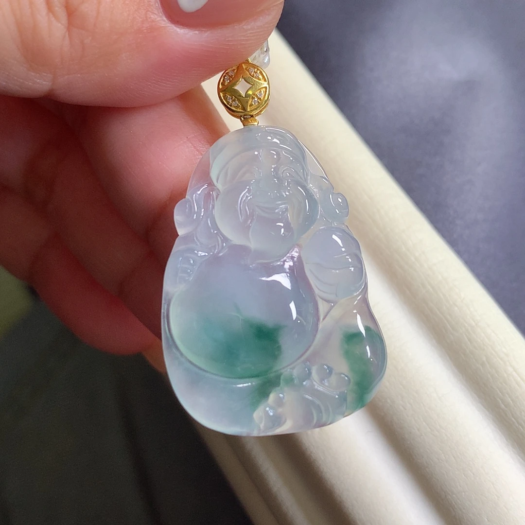 翡翠18K金镶嵌颈饰财神