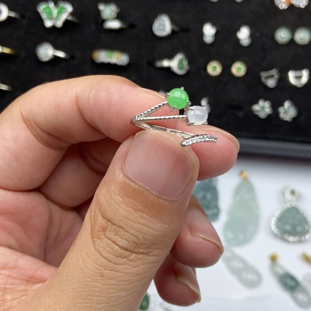 颈饰银S925镶嵌翡翠