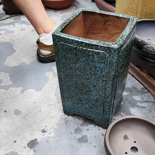 紫砂花盆里都能放入