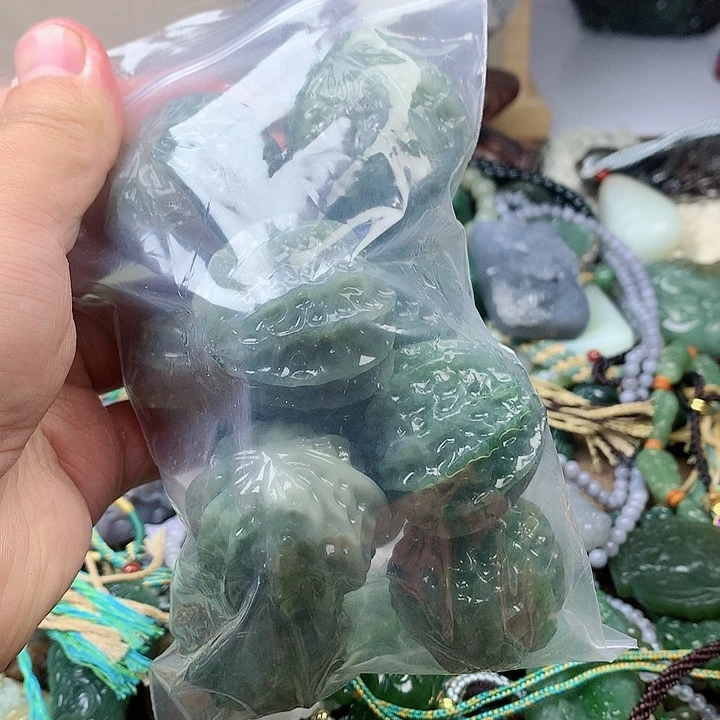 未镶嵌和田玉挂件晨*