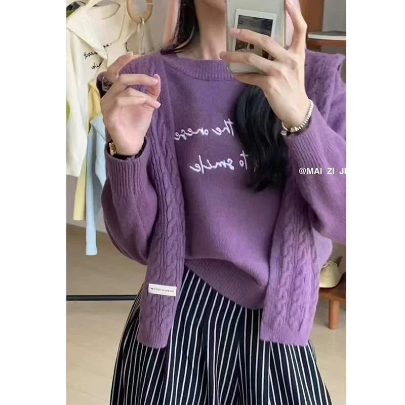 格子推荐~文艺风字母刺绣保暖毛衣配披肩