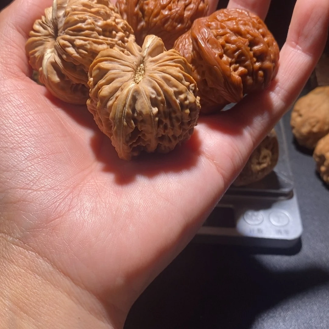 文玩核桃吊坠酋***源山地楼，山地磨