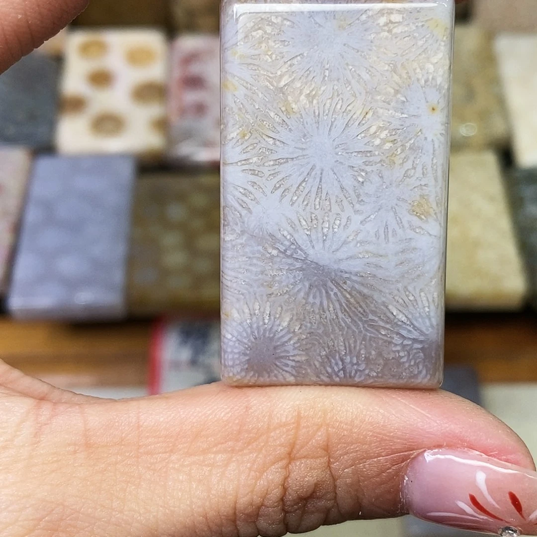 硅化玉颈饰合金薇**爱