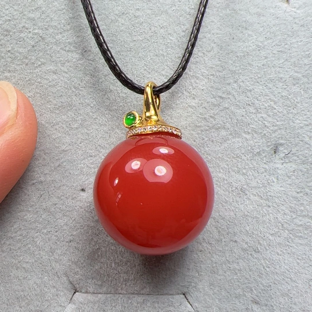 南红玛瑙吊坠18K金镶嵌映**花