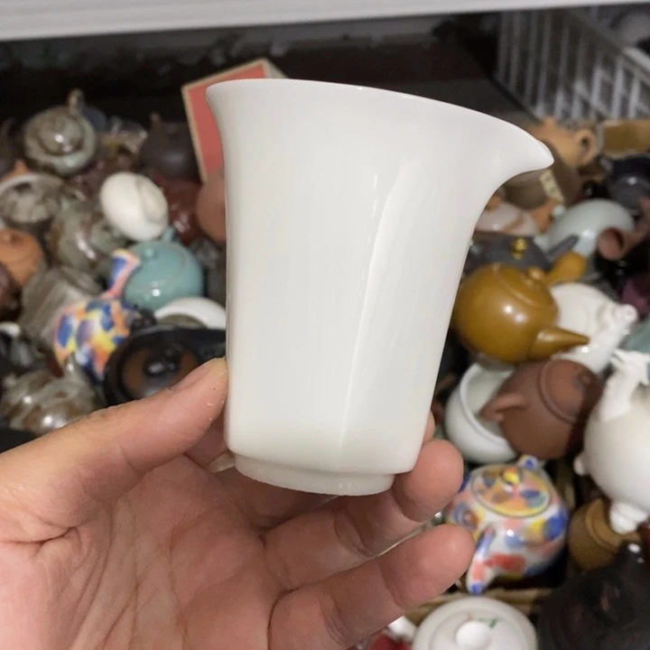 陶瓷艺术品及陶瓷壶