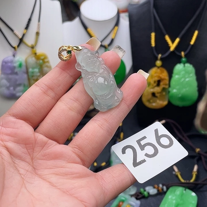 翡翠未镶嵌吊坠(赠链)
