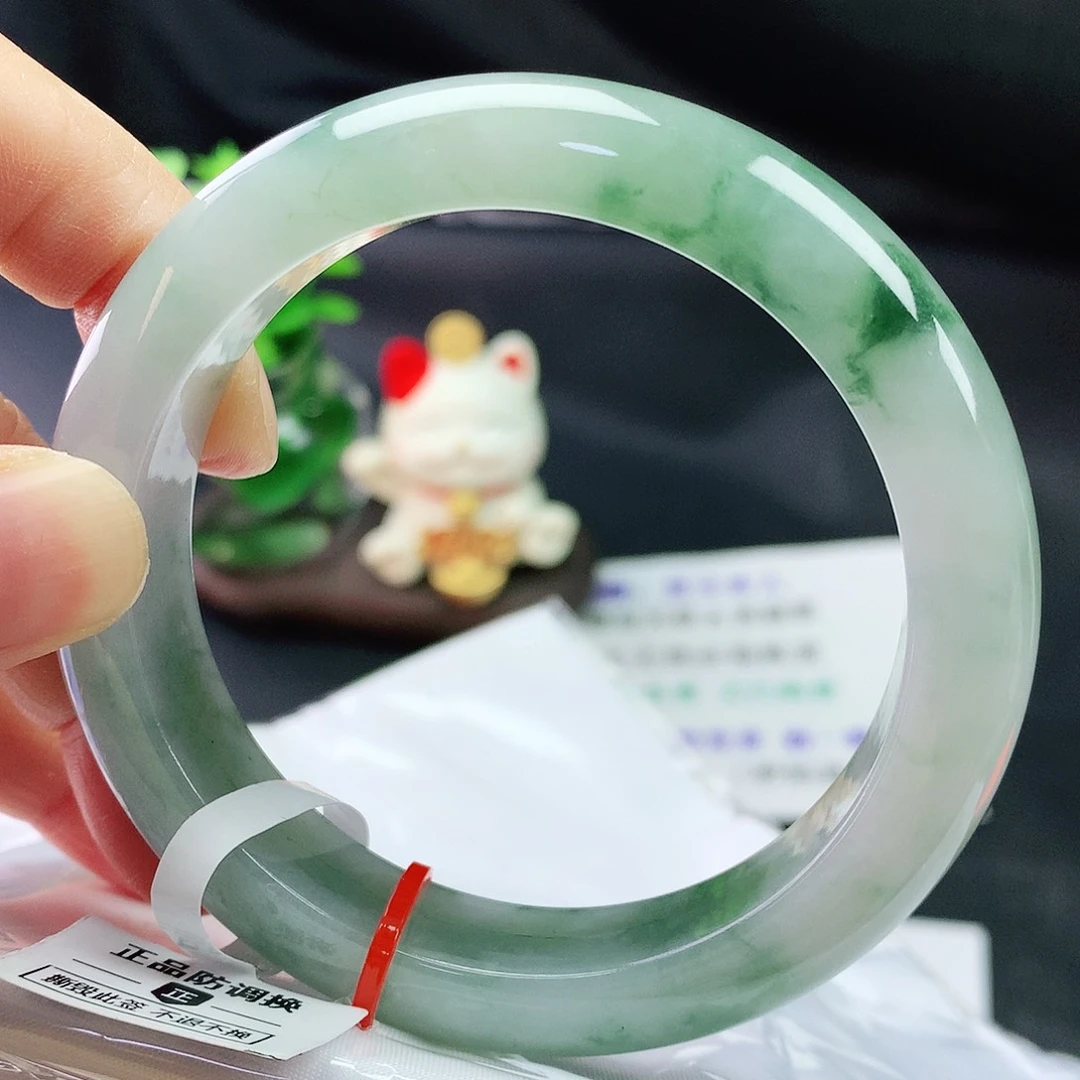 翡翠手镯未镶嵌58圈
