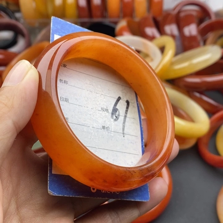 未镶嵌手镯石英质玉