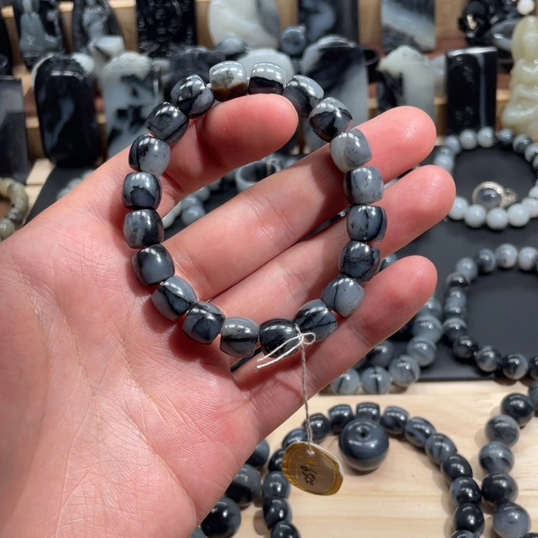 歪***歪和田玉未镶嵌挂件