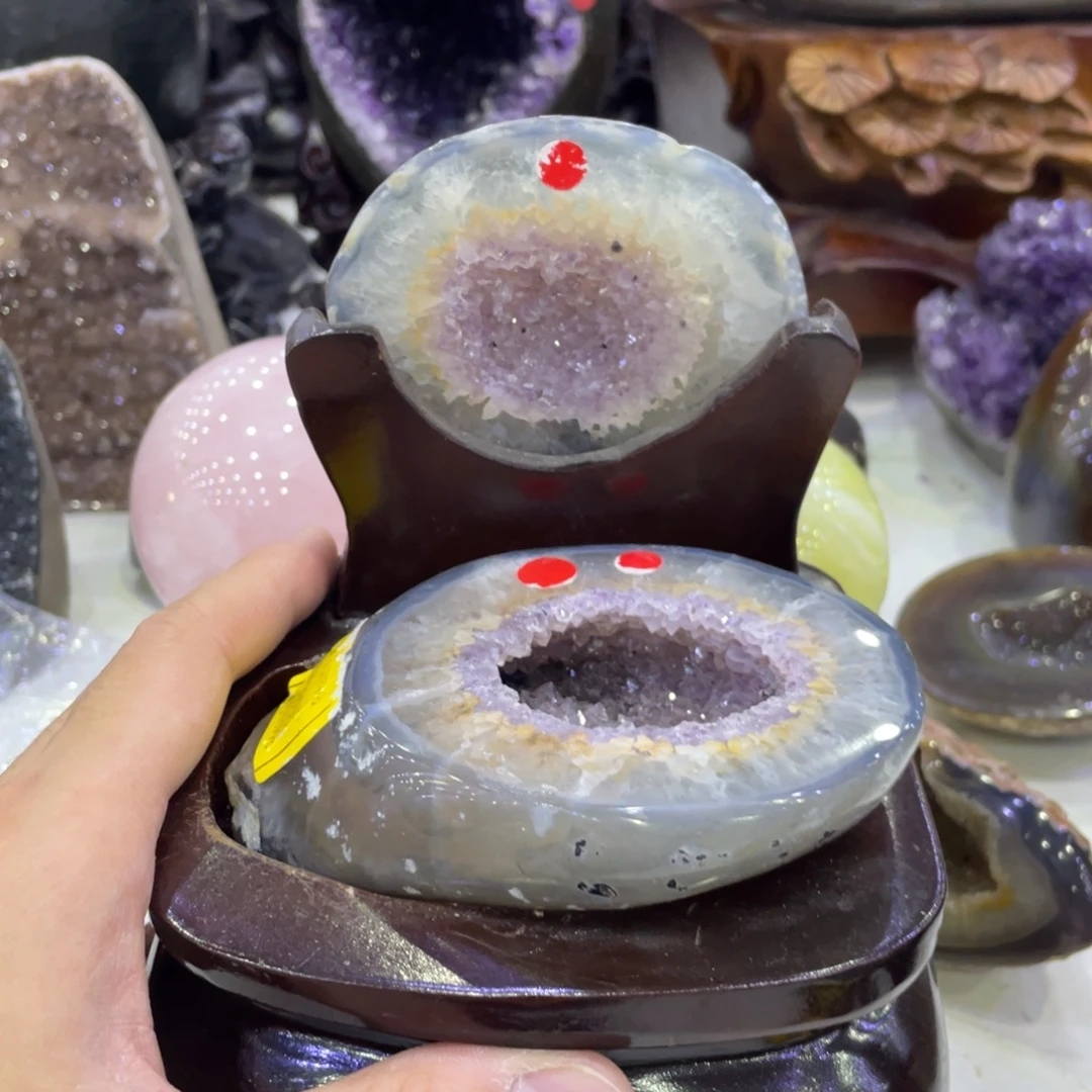 不***名玛瑙/玉髓未镶嵌珠宝奇石