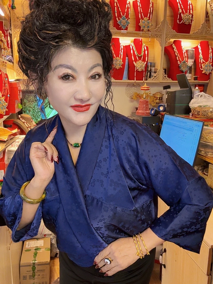 福利深蓝色衬衫（拍一发二）