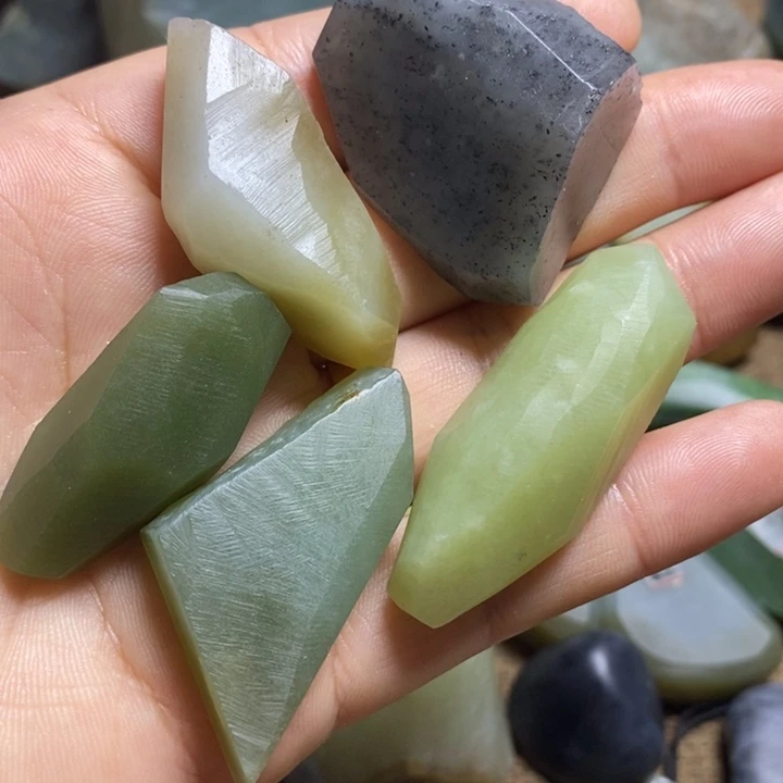 和田玉（糖玉）未镶嵌挂件